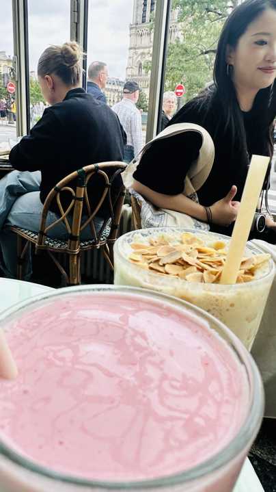 A Paris café