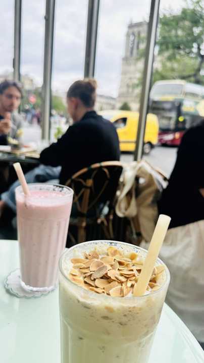 A Paris café