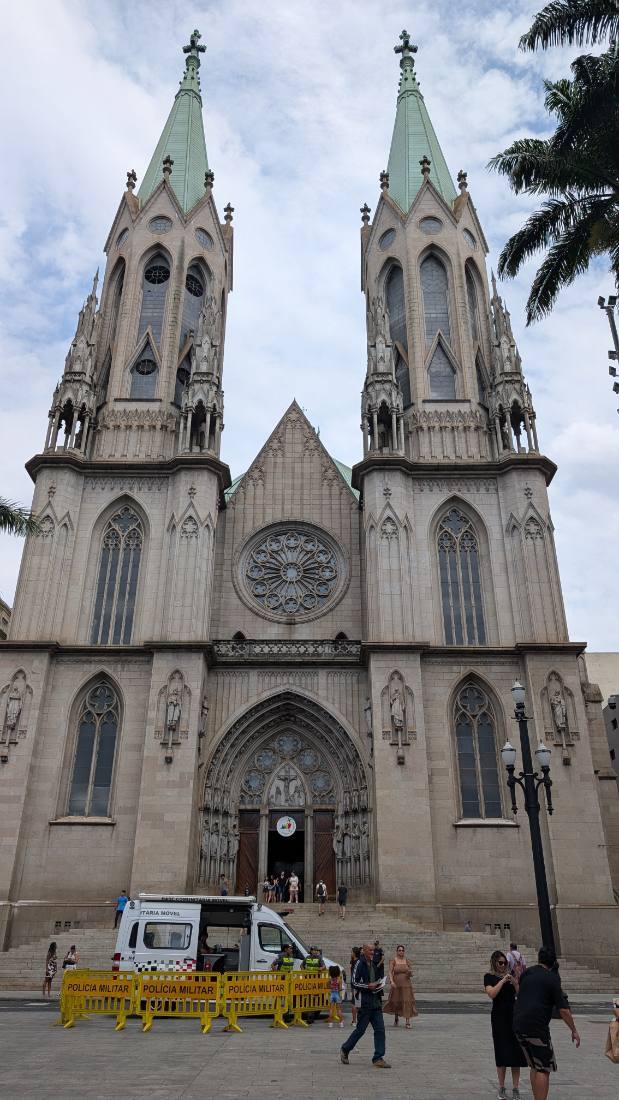 Sao Paulo — monuments & street art