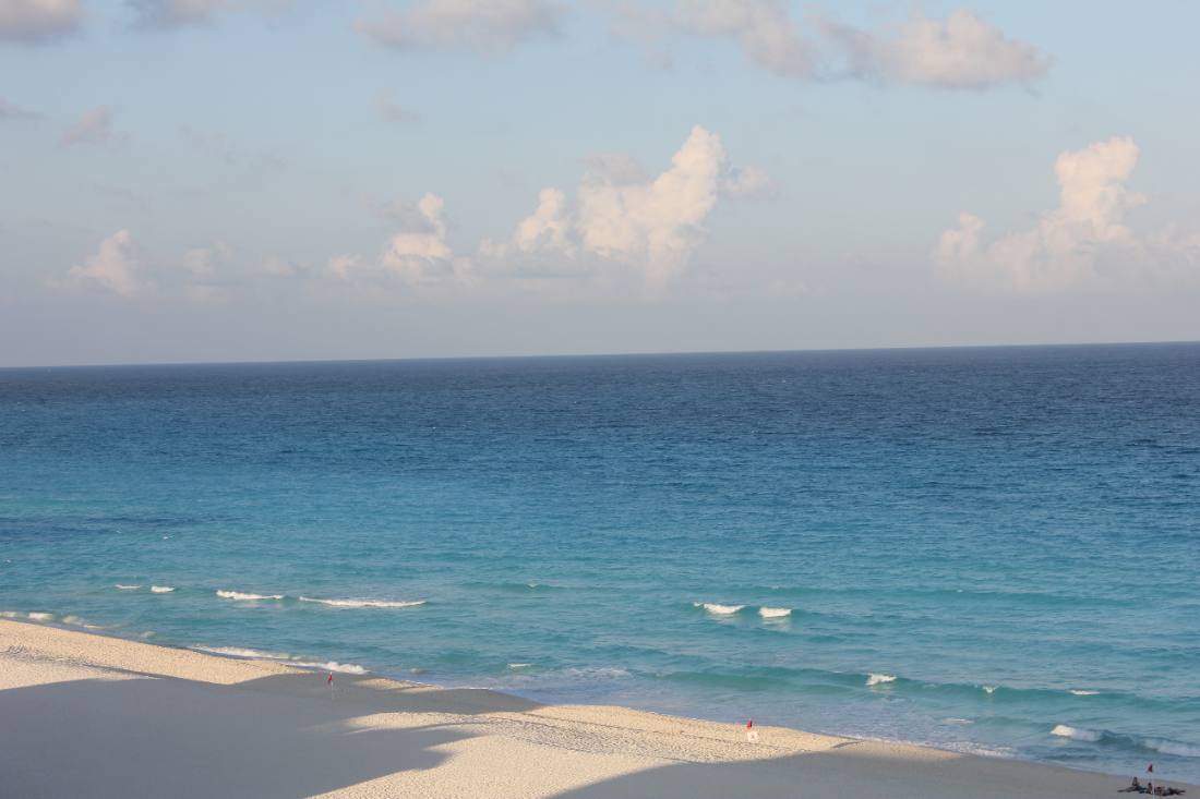 The hotel zone & the Caribbean