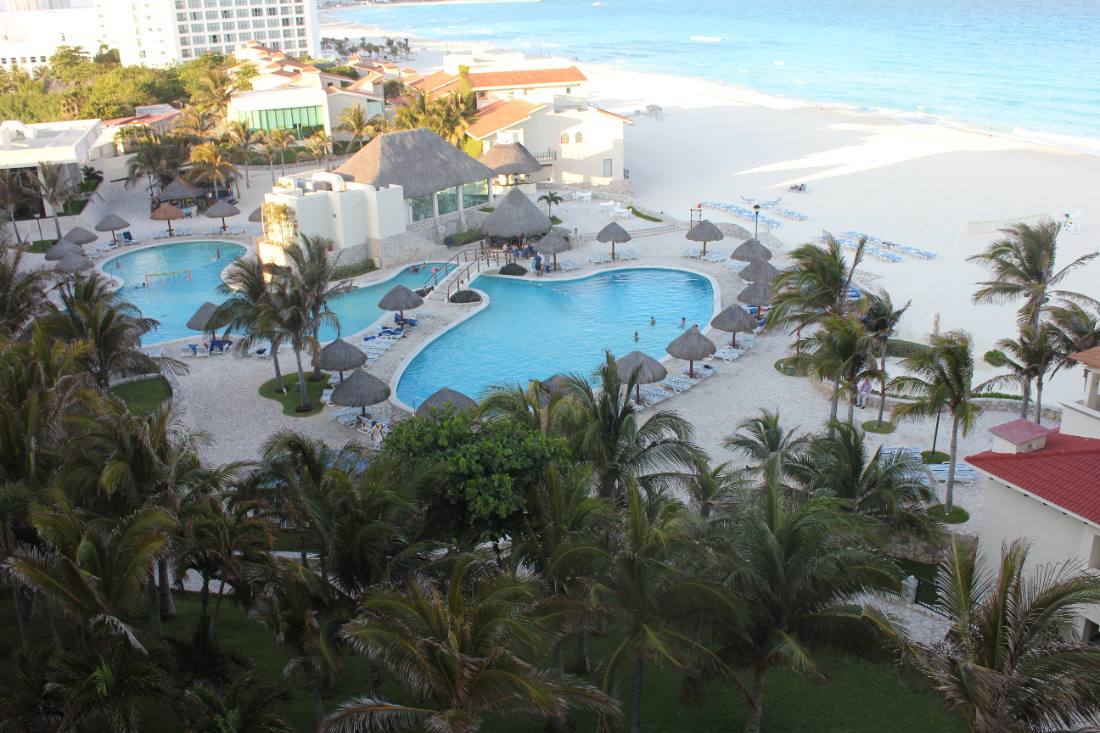 The hotel zone & the Caribbean