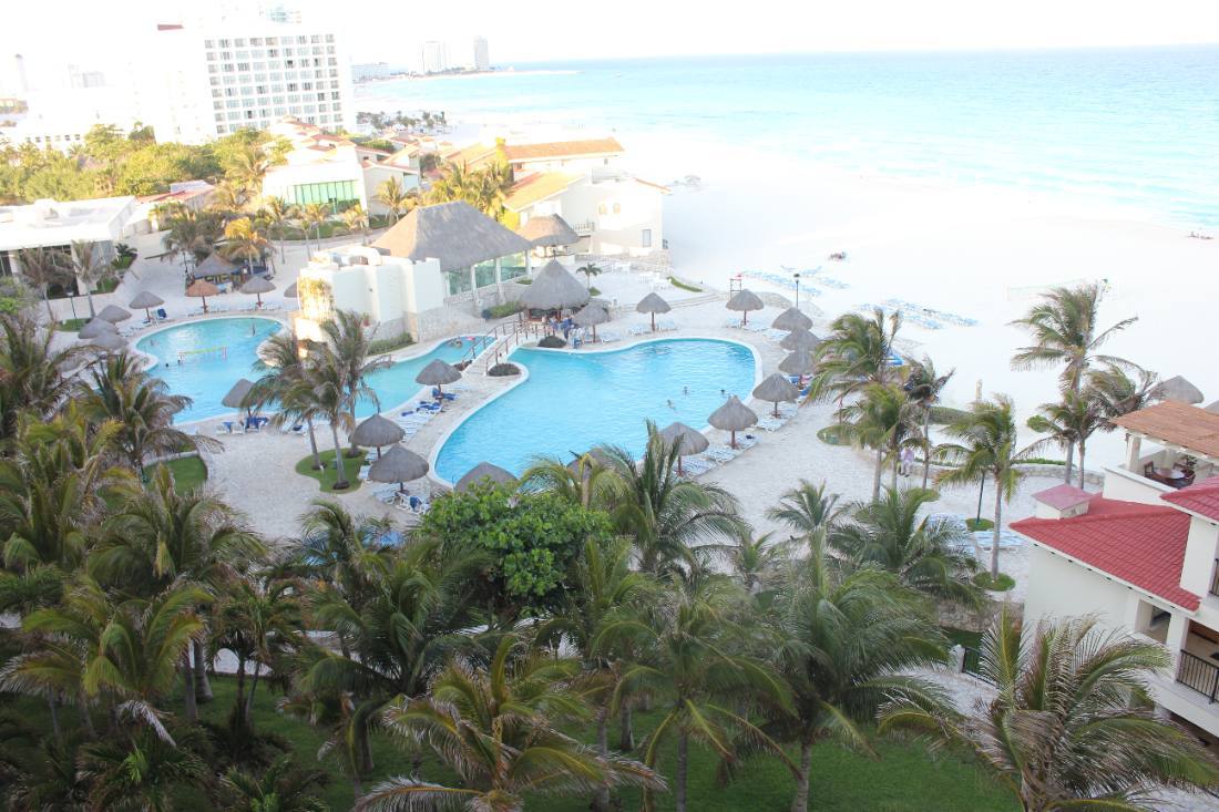 The hotel zone & the Caribbean