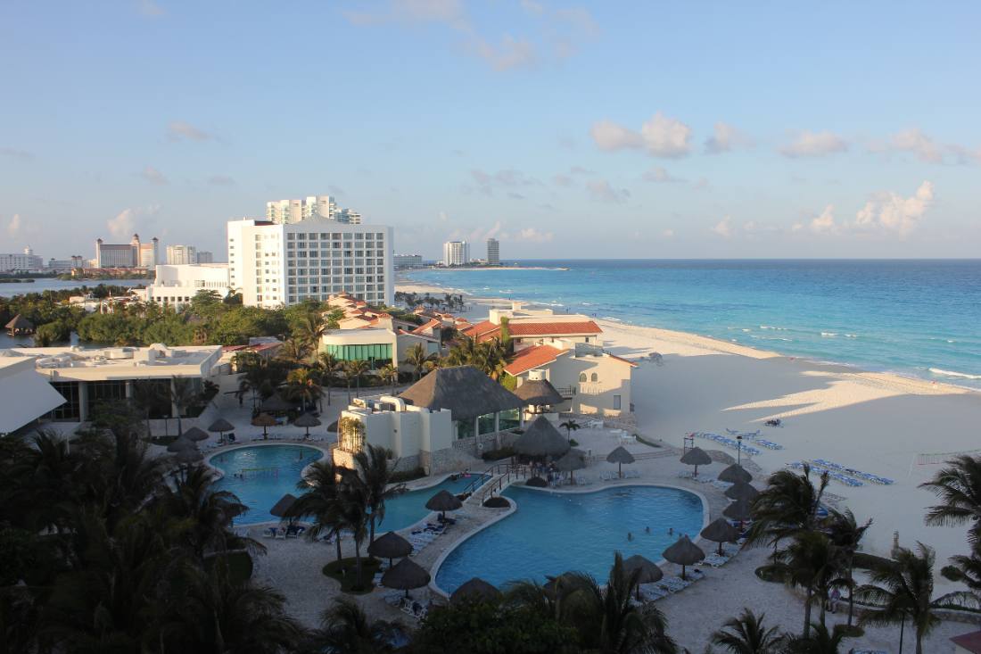 The hotel zone & the Caribbean