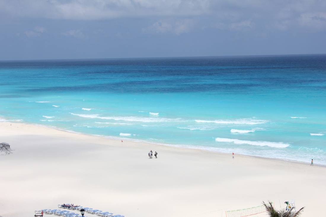 The hotel zone & the Caribbean