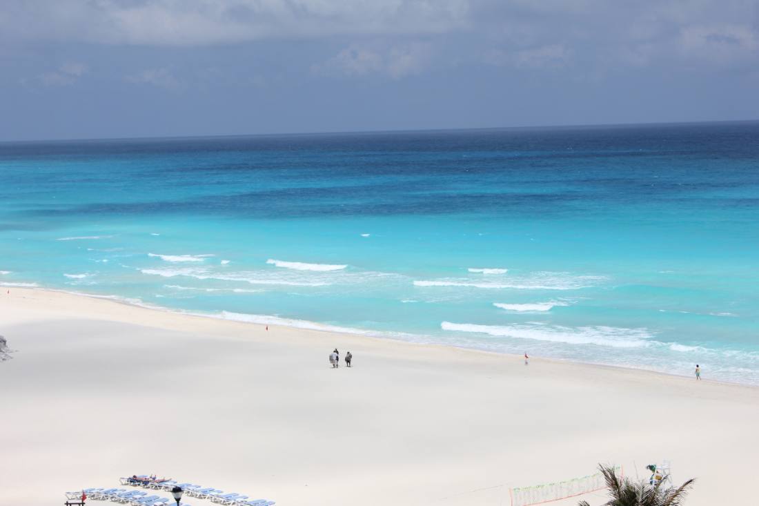 The hotel zone & the Caribbean