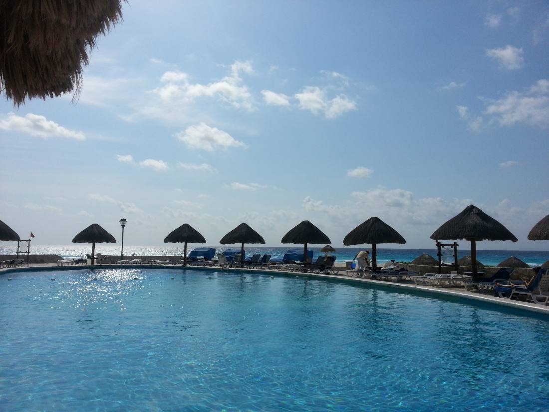 The hotel zone & the Caribbean
