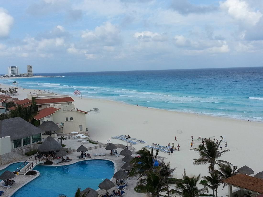 The hotel zone & the Caribbean