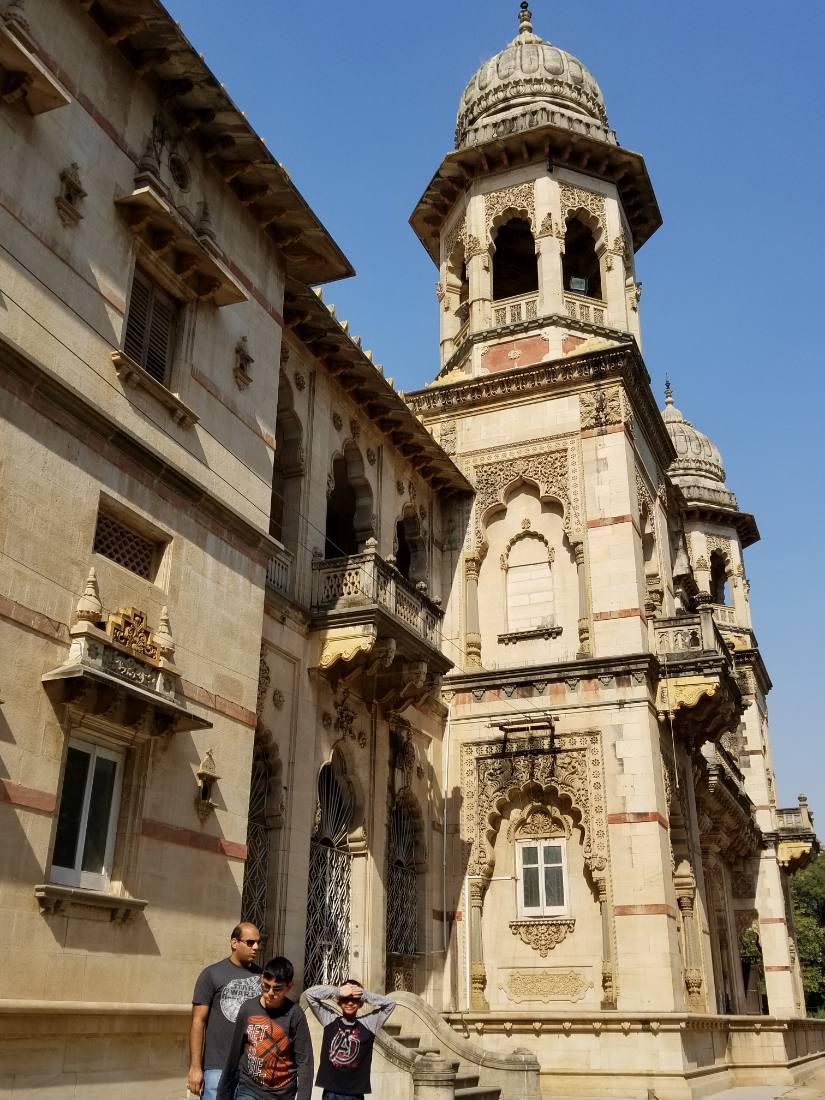 Vadodara — palace & city