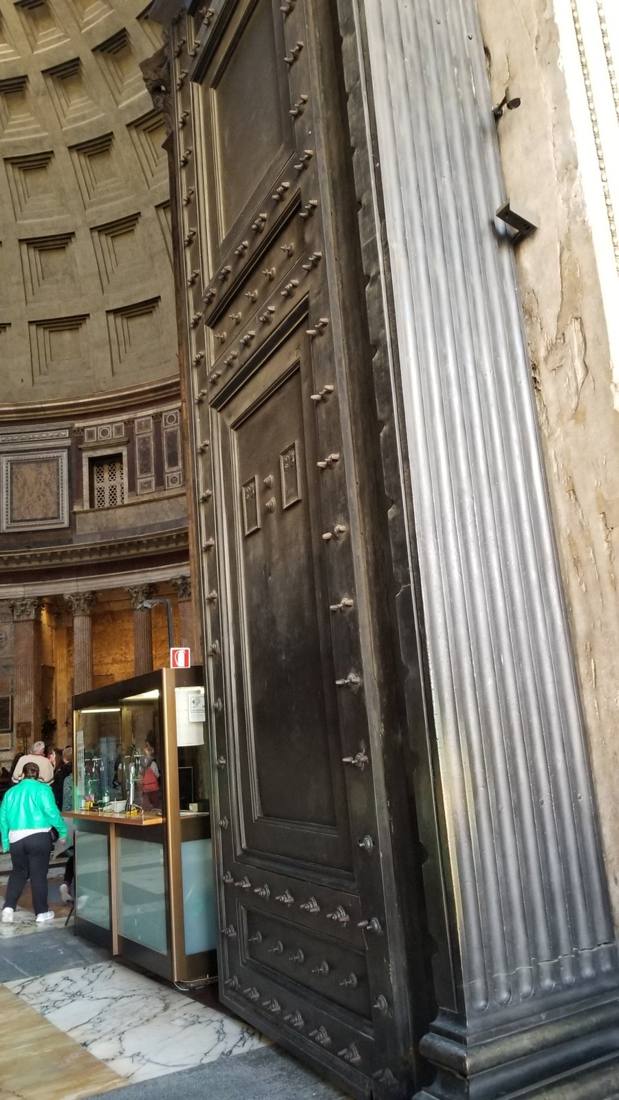 The Pantheon & the fountains