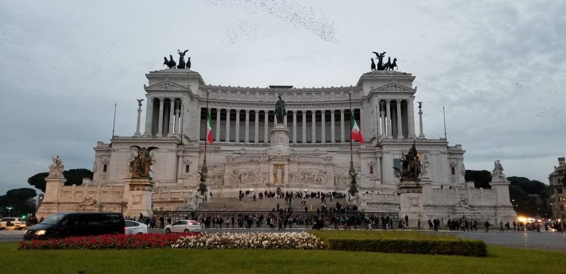 Rome's piazzas & monuments