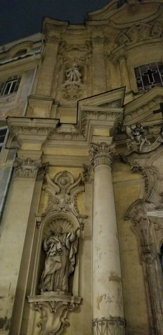 Rome's piazzas & monuments