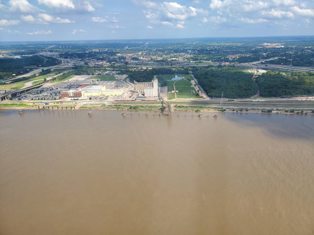 The Gateway Arch & the riverfront