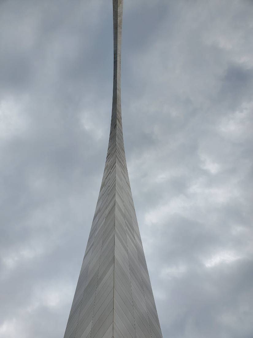 The Gateway Arch & the riverfront
